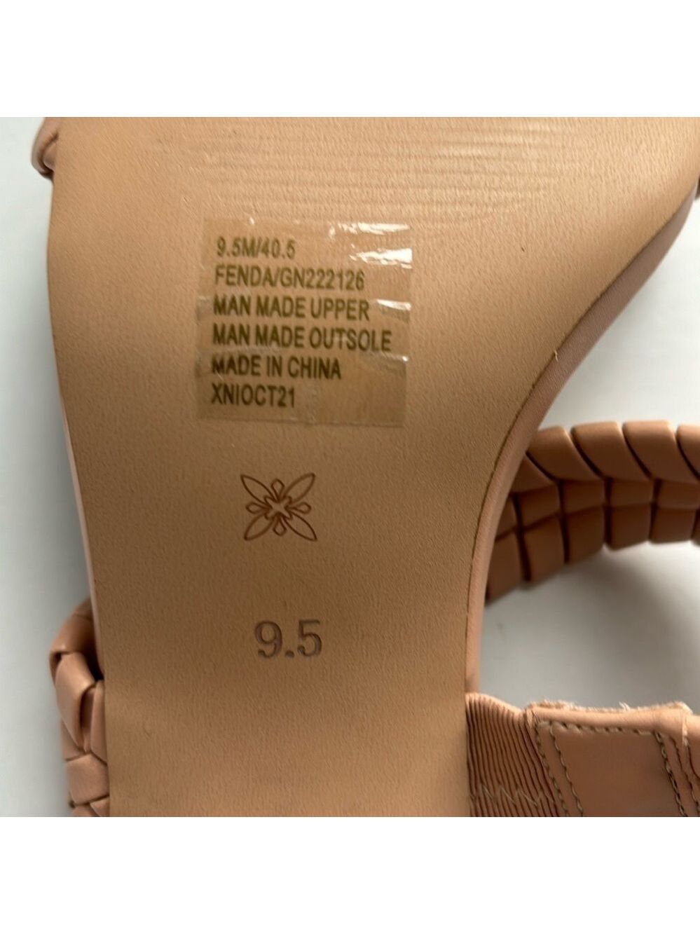 BCBGeneration Fenda Slide Sandals Size 9.5 NWOT - Picture 7 of 10